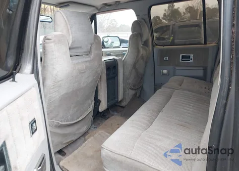 1991 GMC Suburban R25 Conventional из США, поврежденный, VIN 1GKGR26NXMF522726